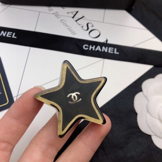 CHANEL 2022 Spring / Summer refreshing trend brooch CHANEL 2022 Spring / Summer refreshing trend brooch