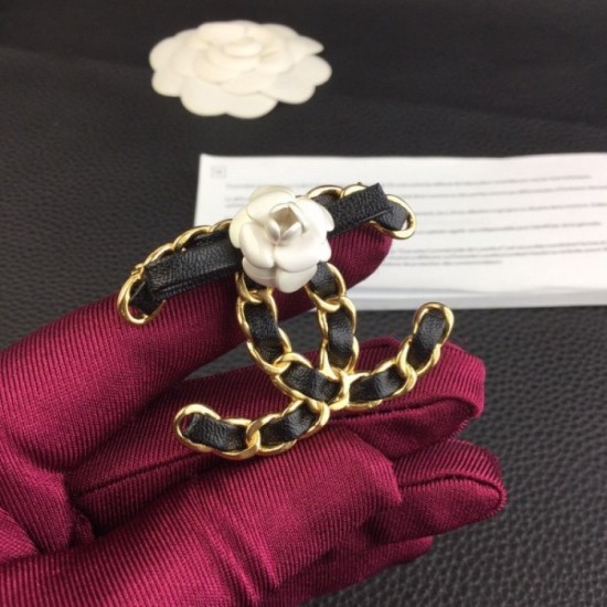 CHANEL 2022 SS trend new appearance brooch CHANEL 2022 SS trend new appearance brooch