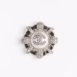 CHANEL 2022 Spring / Summer Trend Color Brooch
