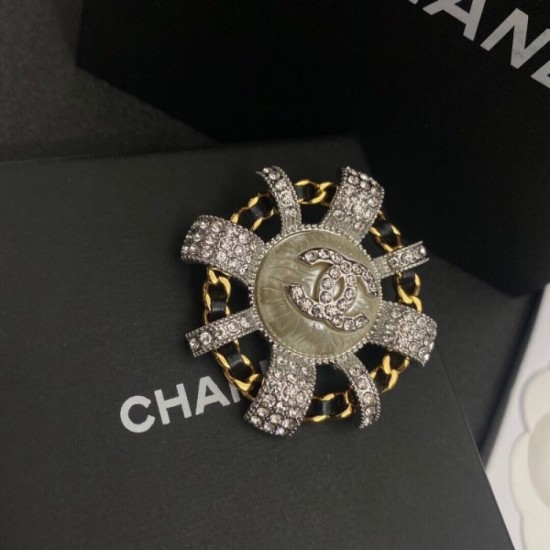 CHANEL 2022 Spring / Summer Trend Color Brooch CHANEL 2022 Spring / Summer Trend Color Brooch