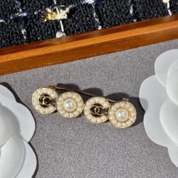 CHANEL 2022 Popular new colors are now available Brooch