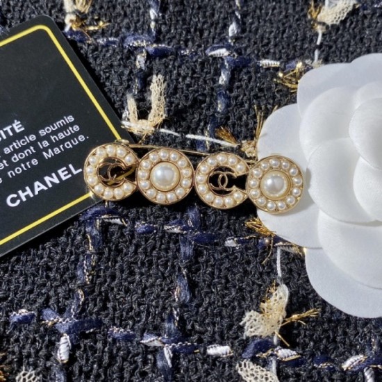 CHANEL 2022 Popular new colors are now available Brooch CHANEL 2022 Popular new colors are now available Brooch