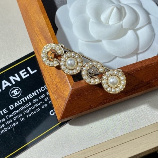CHANEL 2022 Popular new colors are now available Brooch CHANEL 2022 Popular new colors are now available Brooch