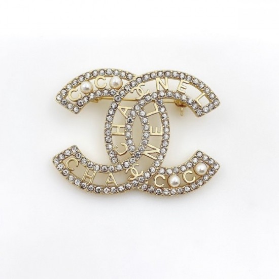 New brooches in the CHANEL 2022SS collection New brooches in the CHANEL 2022SS collection