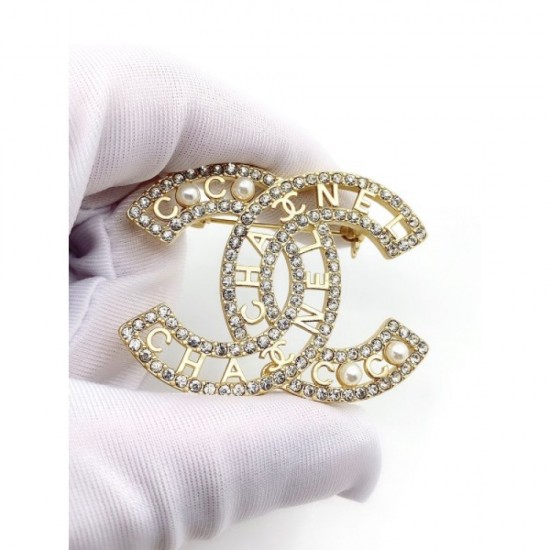 New brooches in the CHANEL 2022SS collection New brooches in the CHANEL 2022SS collection