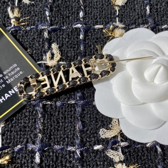 CHANEL 2022 Spring / Summer essential item Brooch CHANEL 2022 Spring / Summer essential item Brooch
