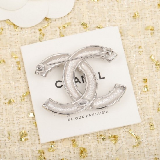 CHANEL 2022 brooch with a strong trend CHANEL 2022 brooch with a strong trend