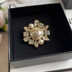 CHANEL Spring / Summer 2022 Limited Collection Brooch