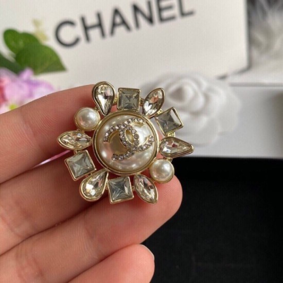CHANEL Spring / Summer 2022 Limited Collection Brooch CHANEL Spring / Summer 2022 Limited Collection Brooch