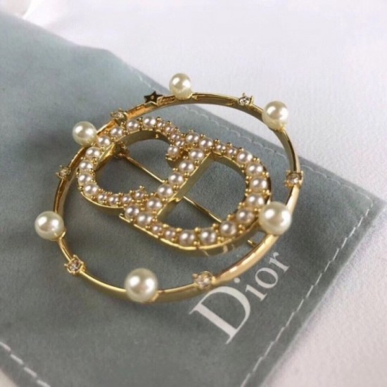 DIOR Dior 2022 summer new brooch with a sense of stability DIOR Dior 2022 summer new brooch with a sense of stability
