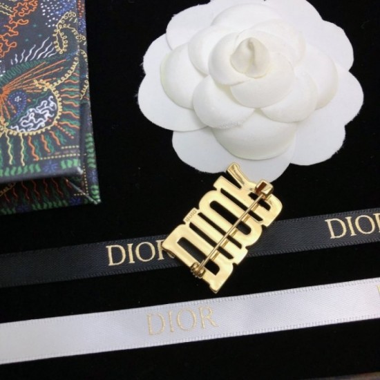 DIOR Dior 2022 Spring / Summer popular model brooch DIOR Dior 2022 Spring / Summer popular model brooch