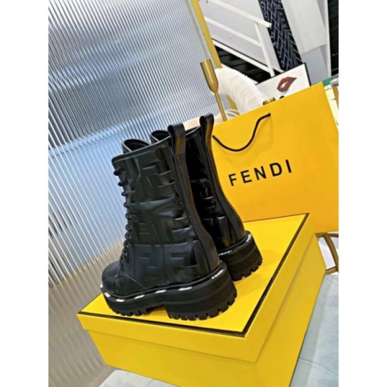 2022AW Boots FENDI Fendi that will be active in this fall / winter coordination 2022AW Boots FENDI Fendi that will be active in this fall / winter coordination