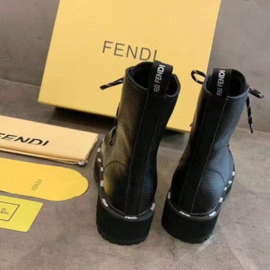 2022AW Boots Always sold out at the end of the year FENDI Fendi 2022AW Boots Always sold out at the end of the year FENDI Fendi