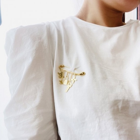 LOUIS VUITTON Louis Vuitton 2022 summer new brooch with a sense of stability LOUIS VUITTON Louis Vuitton 2022 summer new brooch with a sense of stability