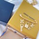 LOUIS VUITTON Louis Vuitton 2022 summer new brooch with a sense of stability LOUIS VUITTON Louis Vuitton 2022 summer new brooch with a sense of stability