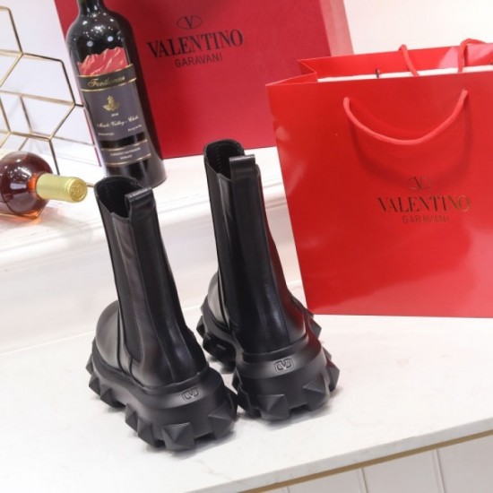 Popular model in Japan Short boots 2022SS VALENTINO Valentino Popular model in Japan Short boots 2022SS VALENTINO Valentino