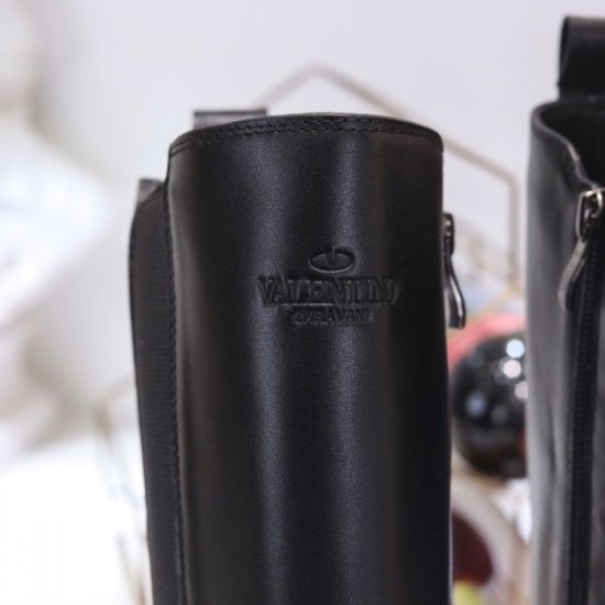 There is no doubt that it will be a big success this year as well. Long boots 2022SS VALENTINO Valentino There is no doubt that it will be a big success this year as well. Long boots 2022SS VALENTINO Valentino