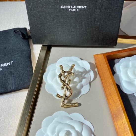 YSL Yves Saint Laurent This year's brooch is sure to be a big success YSL Yves Saint Laurent This year's brooch is sure to be a big success