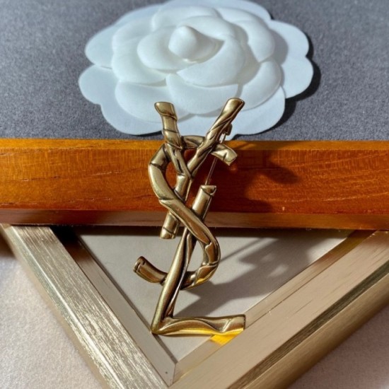YSL Yves Saint Laurent This year's brooch is sure to be a big success YSL Yves Saint Laurent This year's brooch is sure to be a big success