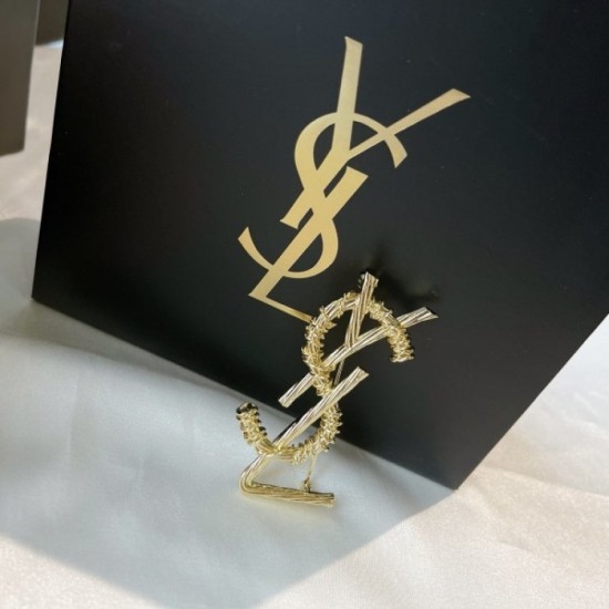 YSL Yves Saint Laurent Excellent practical brooch for daily use YSL Yves Saint Laurent Excellent practical brooch for daily use