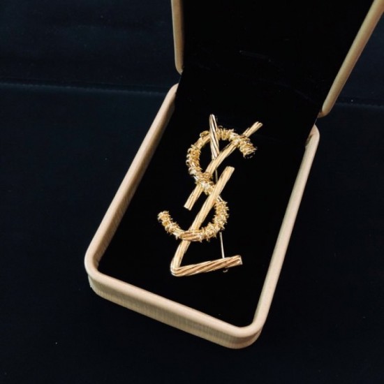 YSL Yves Saint Laurent Brooch with a retro atmosphere YSL Yves Saint Laurent Brooch with a retro atmosphere