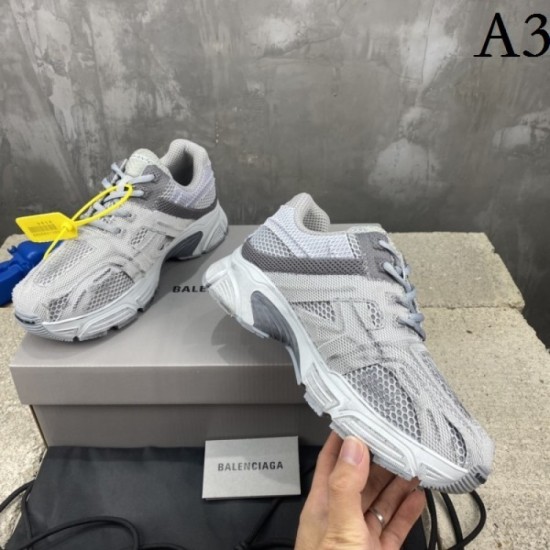 I definitely want sneakers this summer 2022SS BALENCIAGA I definitely want sneakers this summer 2022SS BALENCIAGA