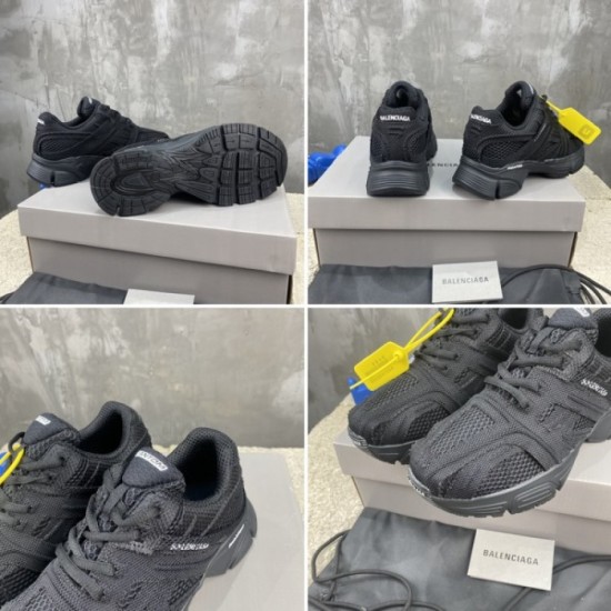 I definitely want sneakers this summer 2022SS BALENCIAGA I definitely want sneakers this summer 2022SS BALENCIAGA