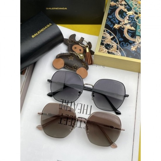 Two colors of sunglasses can be selected 2022SS New sold out one after another BALENCIAGA Balenciaga Two colors of sunglasses can be selected 2022SS New sold out one after another BALENCIAGA Balenciaga