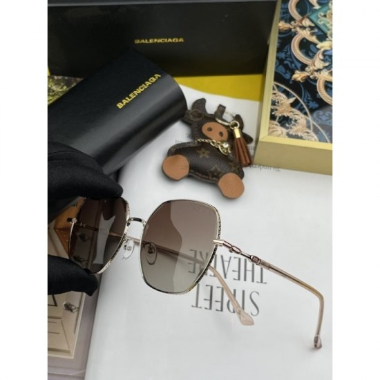 Two colors of sunglasses can be selected 2022SS New sold out one after another BALENCIAGA Balenciaga Two colors of sunglasses can be selected 2022SS New sold out one after another BALENCIAGA Balenciaga
