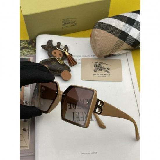 Two colors of sunglasses can be selected 2022SS Sold out soon BURBERRY Burberry Two colors of sunglasses can be selected 2022SS Sold out soon BURBERRY Burberry