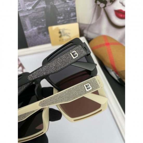 Two colors of sunglasses can be selected 2022SS Difficult to obtain in Japan BURBERRY Burberry Two colors of sunglasses can be selected 2022SS Difficult to obtain in Japan BURBERRY Burberry