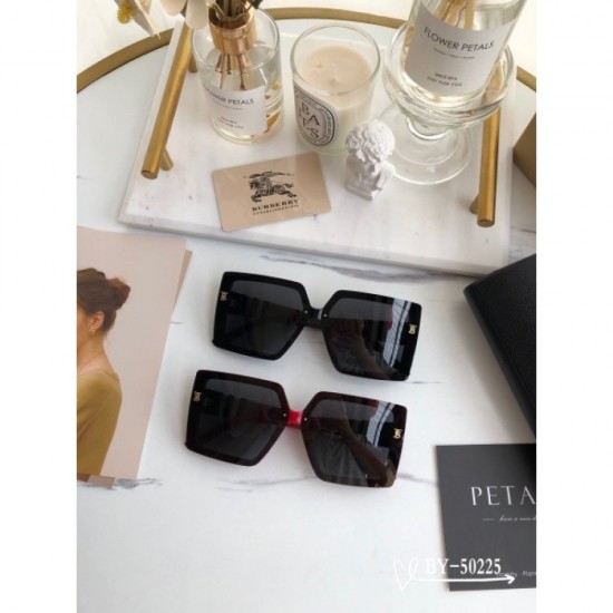 Two colors of sunglasses can be selected 2022SS Rare limited BURBERRY Burberry Two colors of sunglasses can be selected 2022SS Rare limited BURBERRY Burberry