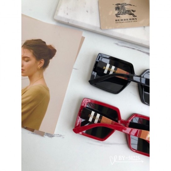 Two colors of sunglasses can be selected 2022SS Rare limited BURBERRY Burberry Two colors of sunglasses can be selected 2022SS Rare limited BURBERRY Burberry