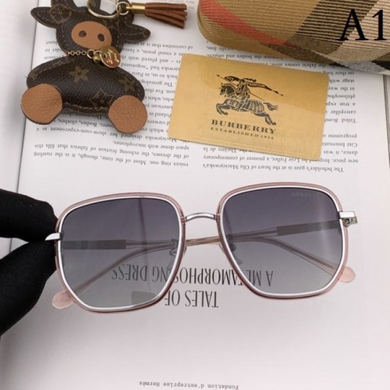Two colors of sunglasses can be selected 2022SS Royal road combination BURBERRY Burberry Two colors of sunglasses can be selected 2022SS Royal road combination BURBERRY Burberry