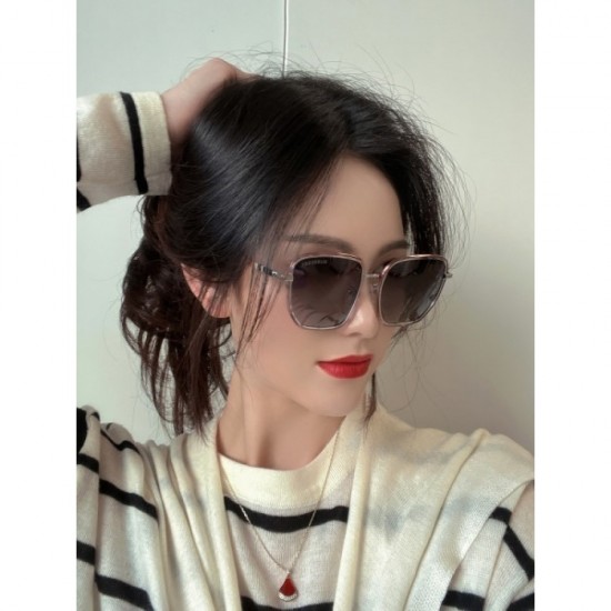 Two colors of sunglasses can be selected 2022SS Royal road combination BURBERRY Burberry Two colors of sunglasses can be selected 2022SS Royal road combination BURBERRY Burberry