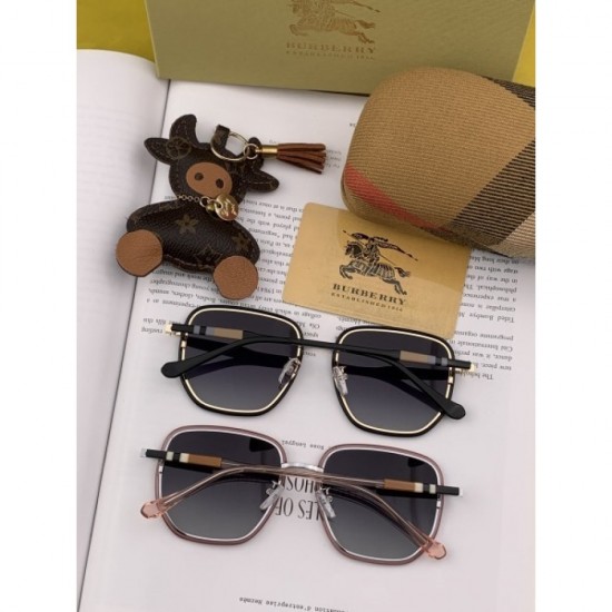 Two colors of sunglasses can be selected 2022SS Royal road combination BURBERRY Burberry Two colors of sunglasses can be selected 2022SS Royal road combination BURBERRY Burberry