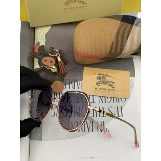 Two colors of sunglasses can be selected 2022SS There is a sense of stability BURBERRY Burberry Two colors of sunglasses can be selected 2022SS There is a sense of stability BURBERRY Burberry