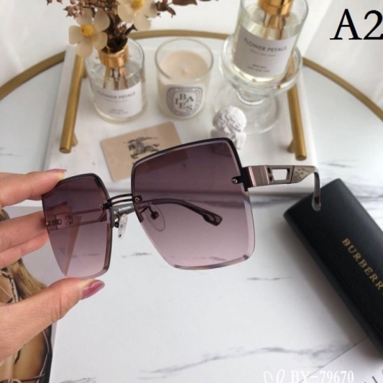 Sunglasses multicolor selectable 2022SS BURBERRY that gives a feeling of omission Sunglasses multicolor selectable 2022SS BURBERRY that gives a feeling of omission
