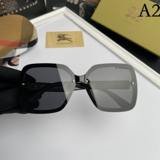 Two colors of sunglasses can be selected 2022SS This year's pre-emption BURBERRY Burberry Two colors of sunglasses can be selected 2022SS This year's pre-emption BURBERRY Burberry