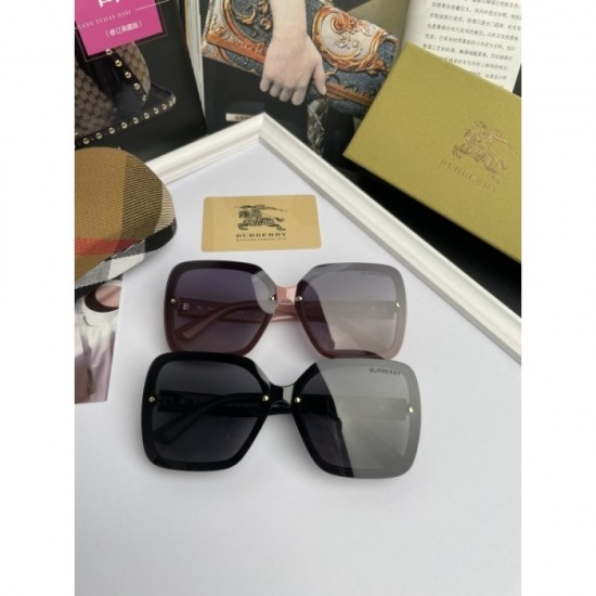 Two colors of sunglasses can be selected 2022SS This year's pre-emption BURBERRY Burberry Two colors of sunglasses can be selected 2022SS This year's pre-emption BURBERRY Burberry