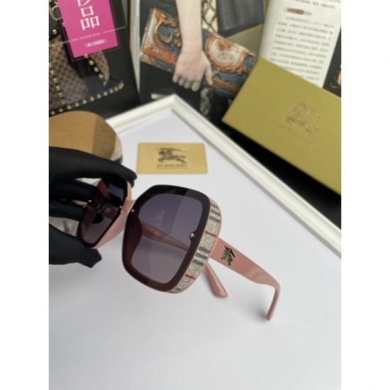 Two colors of sunglasses can be selected 2022SS This year's pre-emption BURBERRY Burberry Two colors of sunglasses can be selected 2022SS This year's pre-emption BURBERRY Burberry