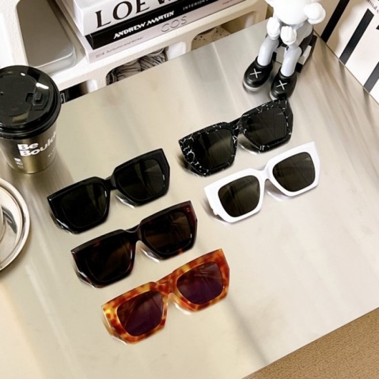 CELINE Celine Sunglasses Multicolor selectable Design that leaves an impression CELINE Celine Sunglasses Multicolor selectable Design that leaves an impression