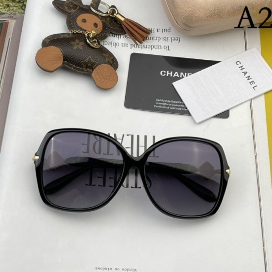 Two colors of sunglasses can be selected 2022SS CHANEL will continue to attract attention in the spring and summer Two colors of sunglasses can be selected 2022SS CHANEL will continue to attract attention in the spring and summer