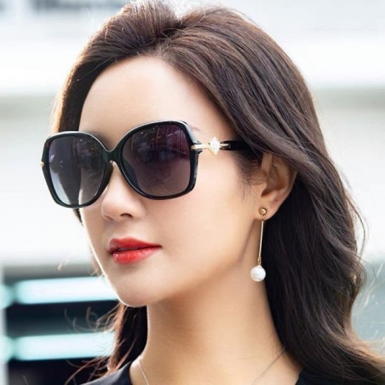 Two colors of sunglasses can be selected 2022SS CHANEL will continue to attract attention in the spring and summer Two colors of sunglasses can be selected 2022SS CHANEL will continue to attract attention in the spring and summer