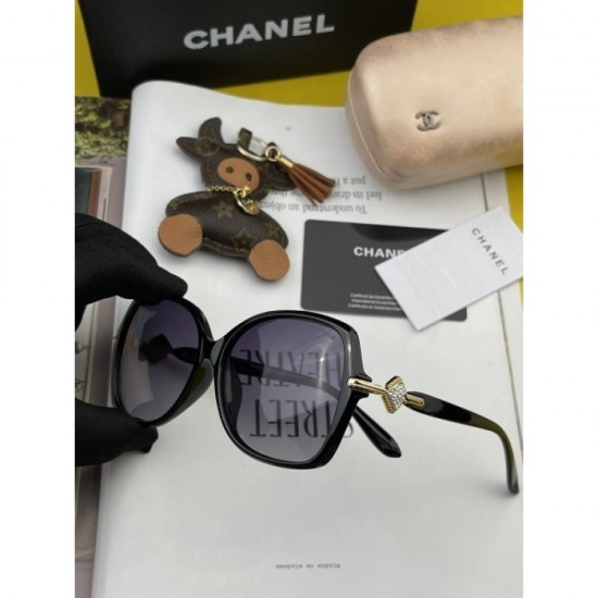 Two colors of sunglasses can be selected 2022SS CHANEL will continue to attract attention in the spring and summer Two colors of sunglasses can be selected 2022SS CHANEL will continue to attract attention in the spring and summer