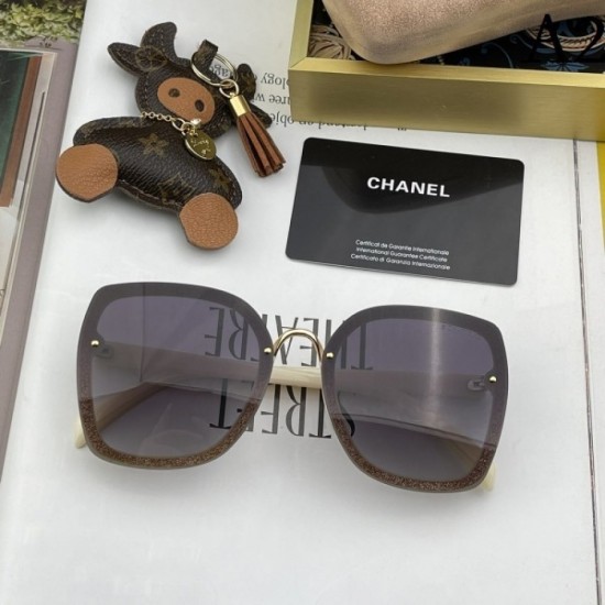 Two colors of sunglasses can be selected 2022SS New CHANEL CHANEL, which debuted this season Two colors of sunglasses can be selected 2022SS New CHANEL CHANEL, which debuted this season