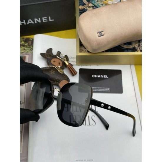 Two colors of sunglasses can be selected 2022SS New CHANEL CHANEL, which debuted this season Two colors of sunglasses can be selected 2022SS New CHANEL CHANEL, which debuted this season