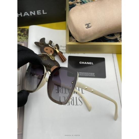 Two colors of sunglasses can be selected 2022SS New CHANEL CHANEL, which debuted this season Two colors of sunglasses can be selected 2022SS New CHANEL CHANEL, which debuted this season