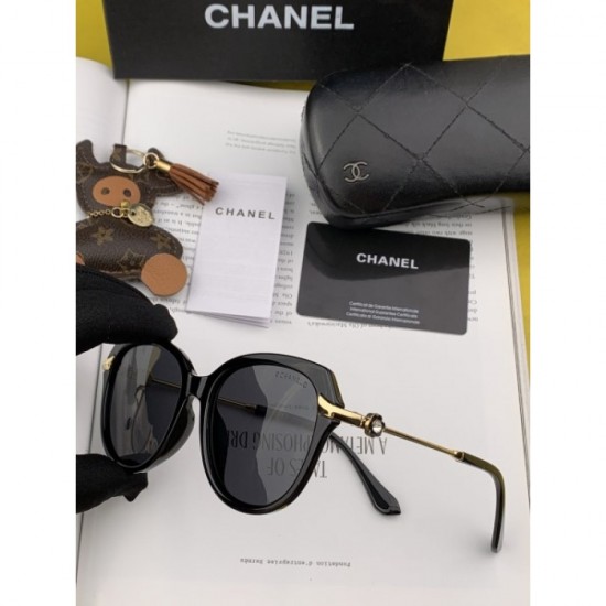 CHANEL Sunglasses Multicolor selectable Casual outfit CHANEL Sunglasses Multicolor selectable Casual outfit