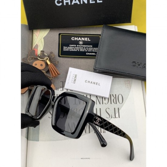 CHANEL Sunglasses Multicolor selectable Make me look like an adult CHANEL Sunglasses Multicolor selectable Make me look like an adult